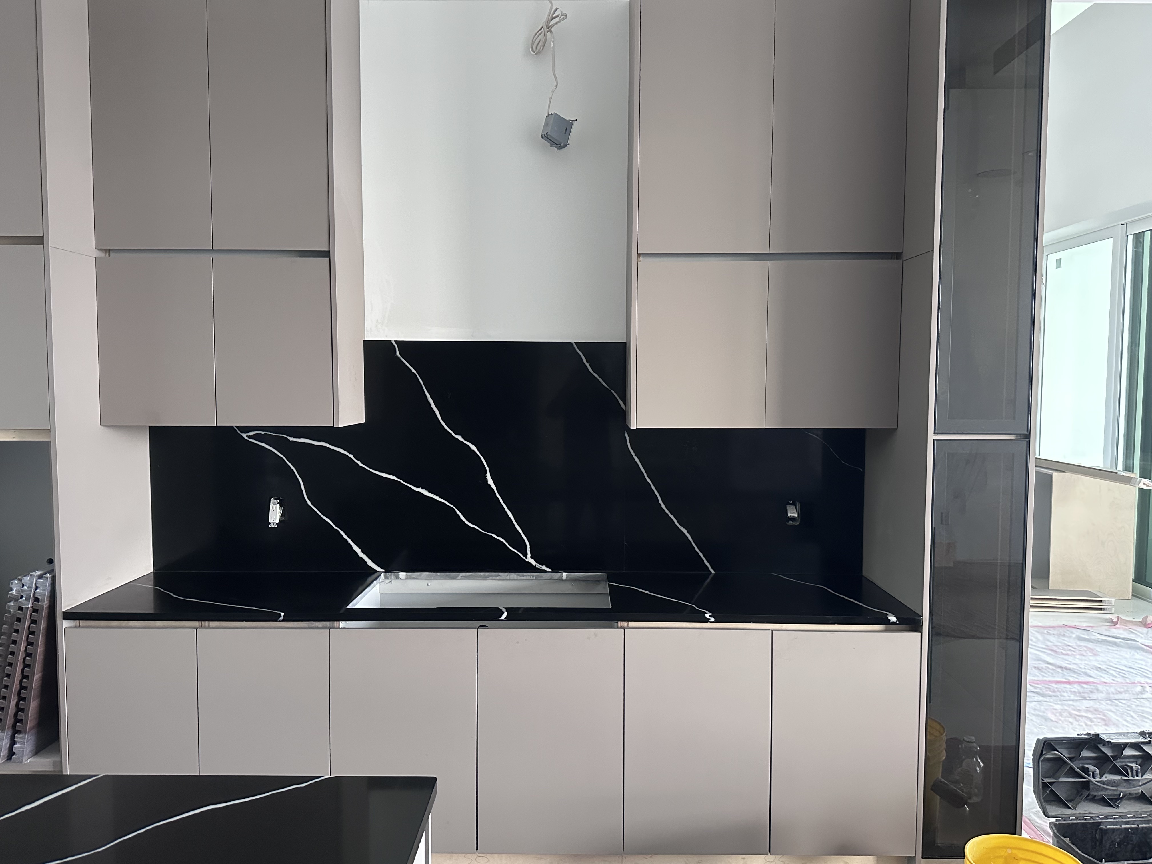 Calacatta Black Quartz